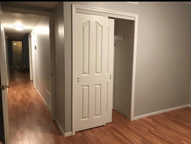 Building Photo - 20 Pheasant Ln