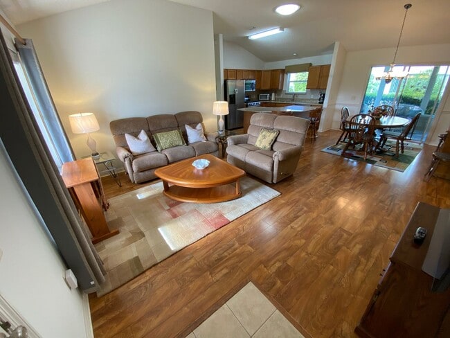 Building Photo - Beautiful 3 + 2 Fully Furnished/Turnkey AN...
