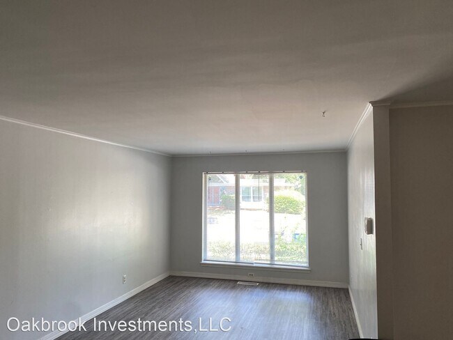 Foto del edificio - 3 br, 2 bath House - 142 East 56th Place