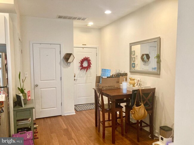Foto del edificio - 845 Cameron St