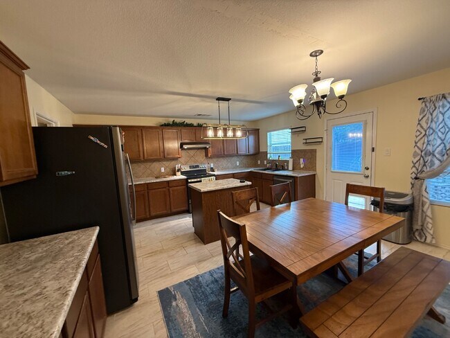 Foto del edificio - 9212 Devonshire Ct