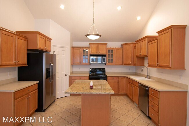 Building Photo - 4 br, 3 bath House - 3676 W Plymouth Rock ...