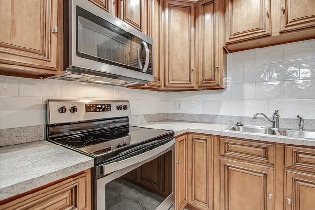 Foto del edificio - 460 Base Ave E