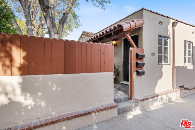 Foto del edificio - 414 Norwich Dr