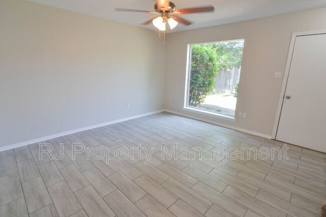 Building Photo - 1753 Fox Hunt Ln
