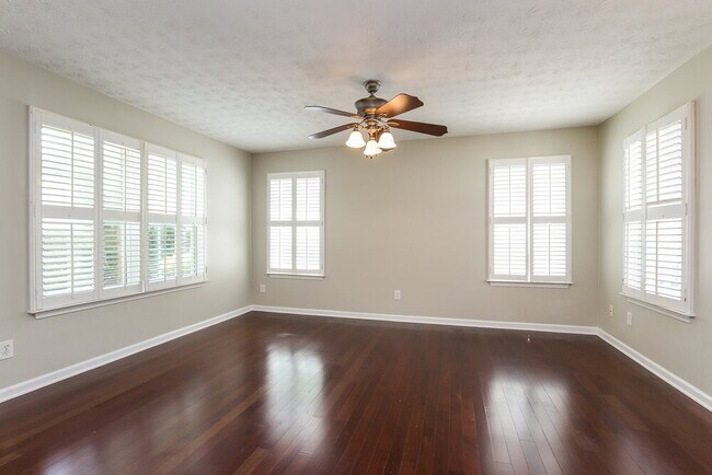 Foto del edificio - 568 Windcroft Cir NW