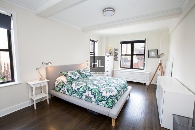 Building Photo - West 70th Street