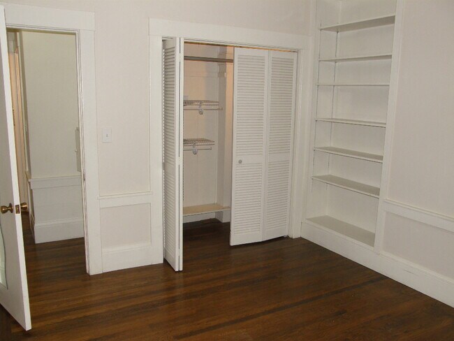 Building Photo - 485 Wesley Ave
