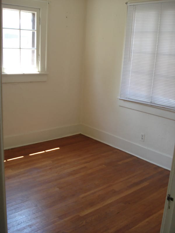 Building Photo - 206 Arno St NE
