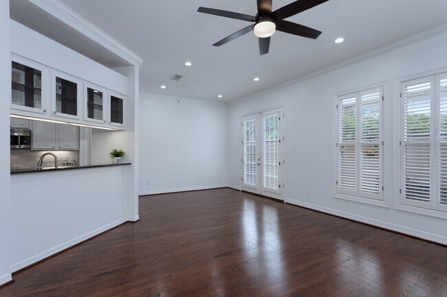 Foto del edificio - Gorgeous Mediterranean-style condo located...