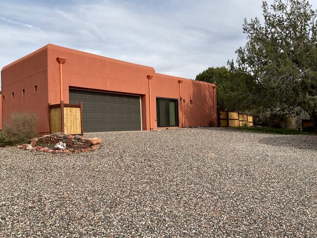 Foto del edificio - 200 Michaels Ranch Dr