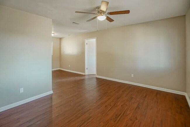 Foto del edificio - 5174 Morris Ave