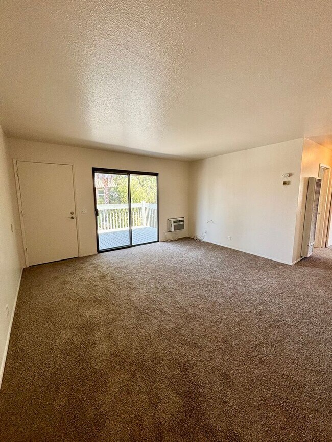 Foto del edificio - 1466 Granite Hills Dr
