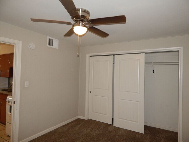 Foto del edificio - Available NOW! Private 1 bedroom with AC