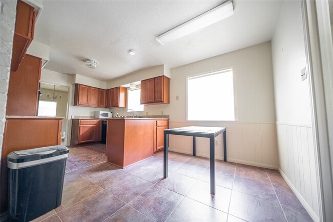 Building Photo - 13927 Lynnwood Ln