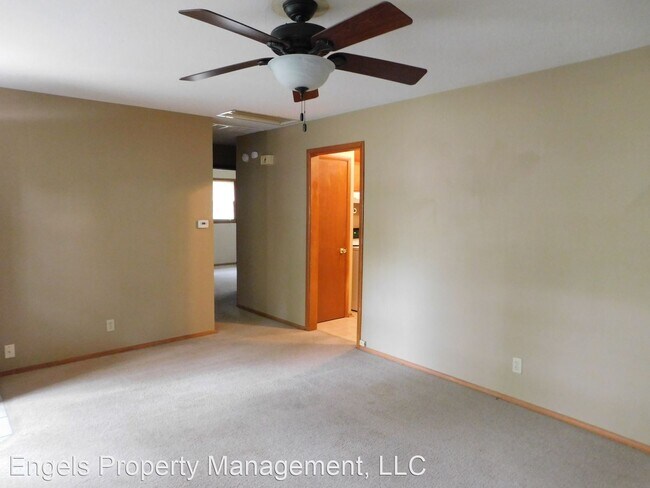 Building Photo - 2 br, 1 bath House - 307 Warren