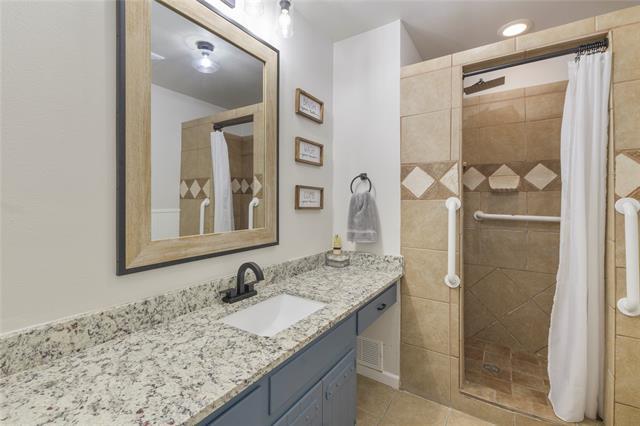 Foto del edificio - 323 Dyer Cir