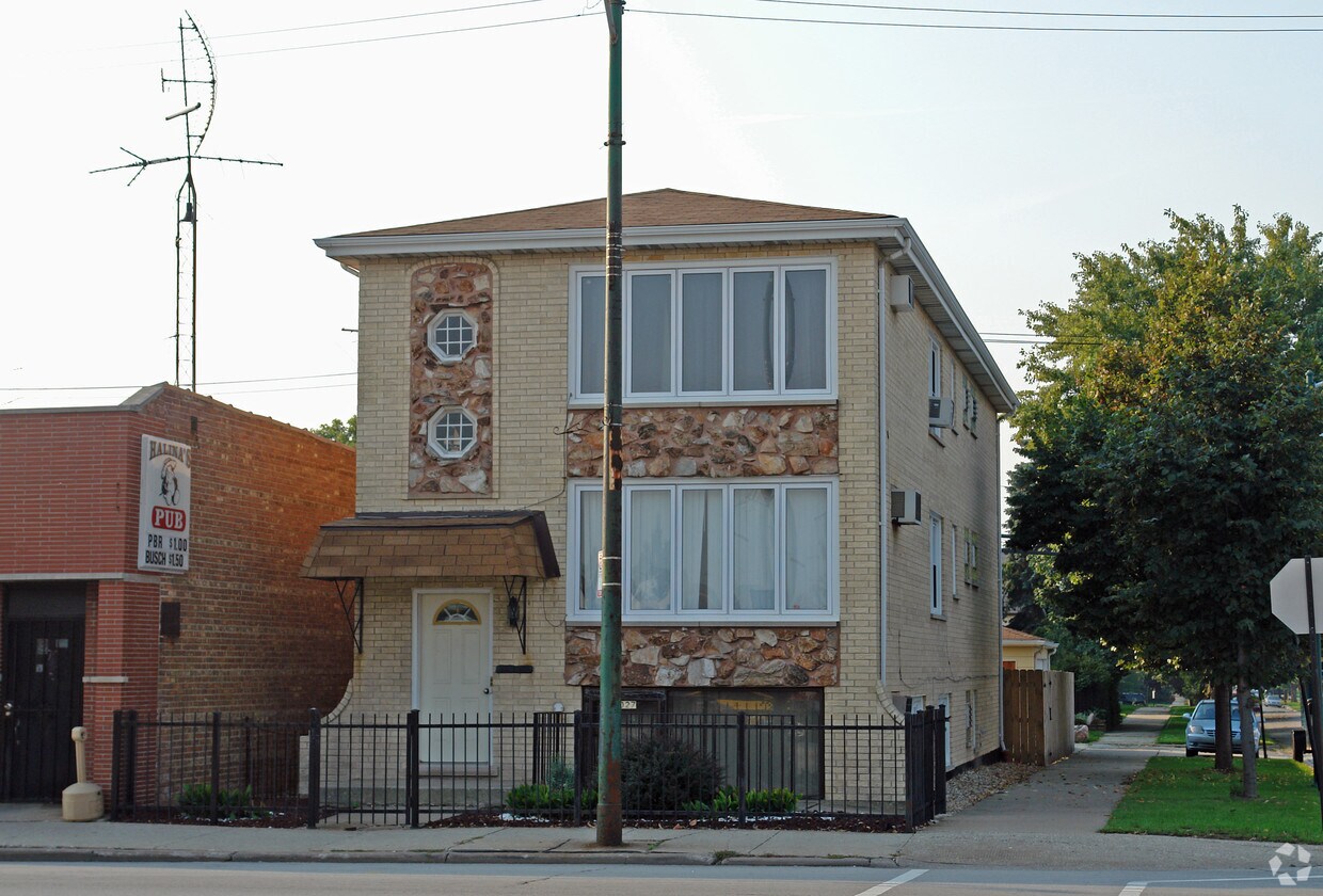 Primary Photo - 7027 W Archer Ave
