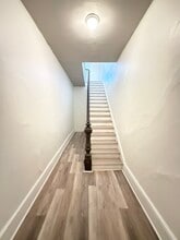 Building Photo - 150 E Market St