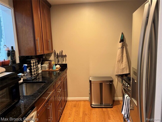 Foto del edificio - 383 W Brown St