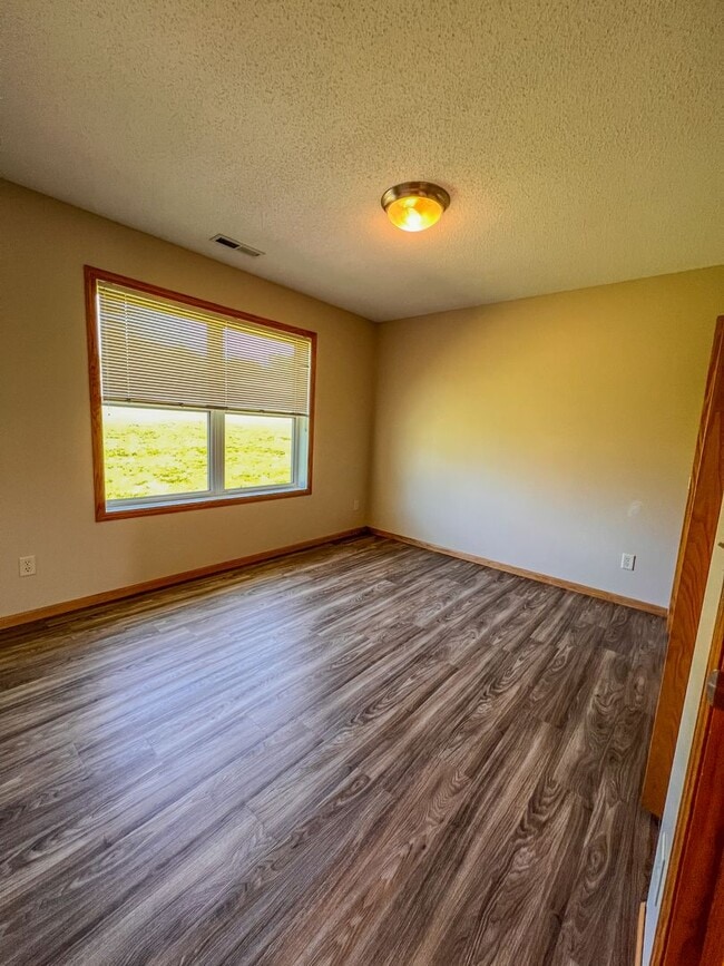 Foto del edificio - 2 Bedroom, 1.5 Bath Town Home
