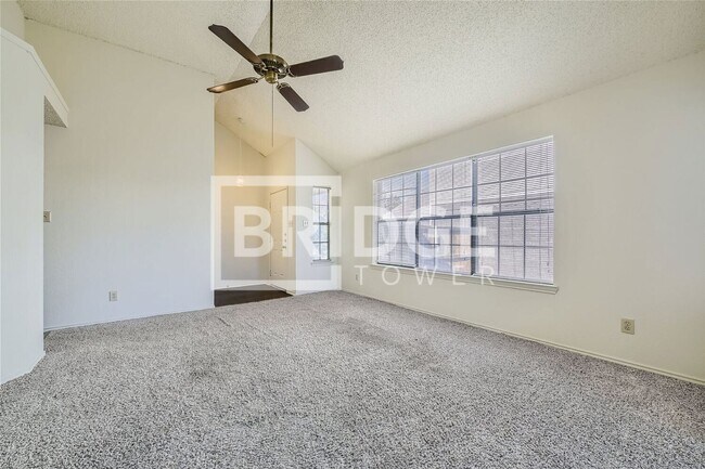 Foto del edificio - 905 Boxwood Dr