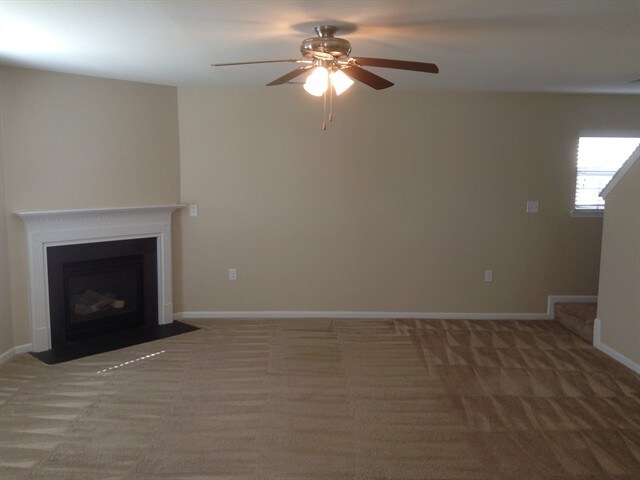 Foto del edificio - 416 Lindpoint Lane