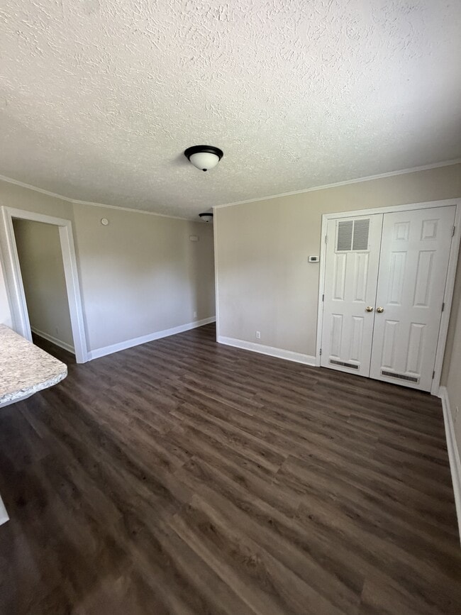 Building Photo - 1408 Old Ebenezer Rd