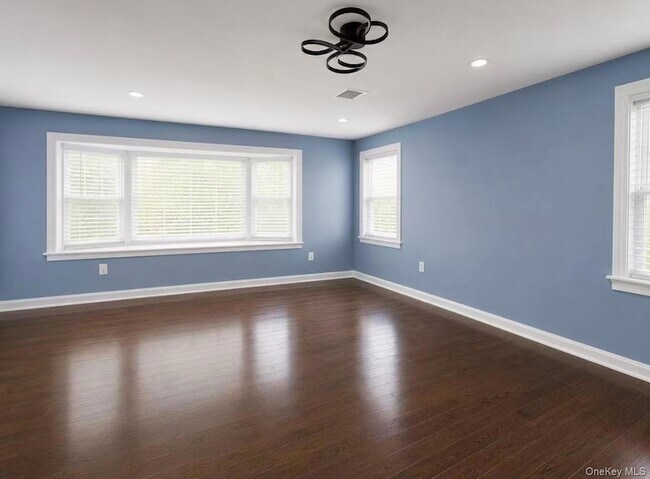 Foto del edificio - 24813 139th Avenue Unit 2F