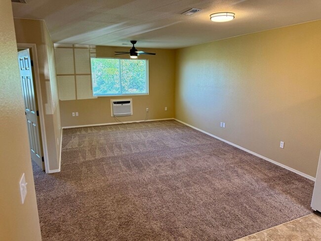 Building Photo - 1308 Burrell Ave
