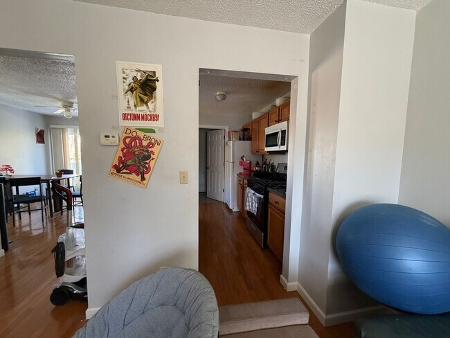 Building Photo - 3 Bed/3.5 Bath House with huge basement! - Waived Admin Fees & $500 Gift Card!