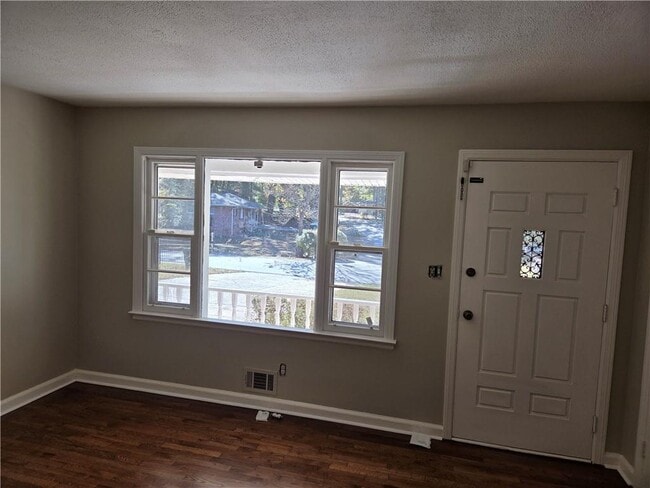 Foto del edificio - 948 Green Valley Rd SW