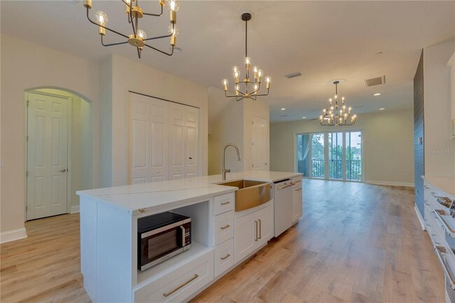 Building Photo - 10070 Bayou Grande Ave
