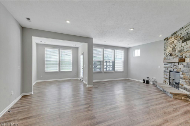Foto del edificio - 855 Dipper Ln