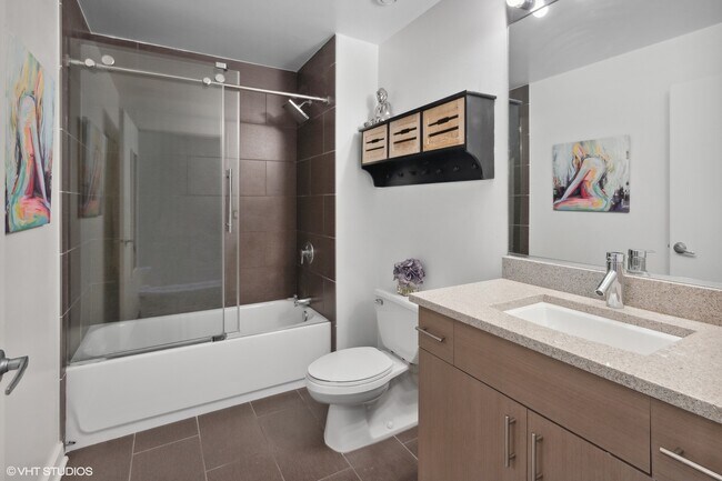 Foto del edificio - 1224 W Van Buren St