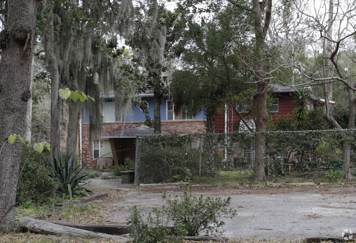 Primary Photo - 2325-2353 Spring Park Rd
