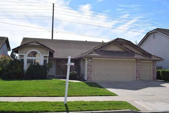 Foto del edificio - 482 Diamond Oaks Rd