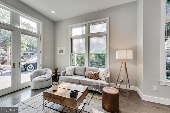 Building Photo - 1767 Lanier Pl NW