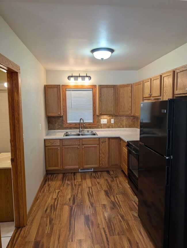 Foto del edificio - 409 2nd Ave NW