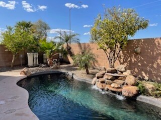 Foto del edificio - 17428 W Navajo St