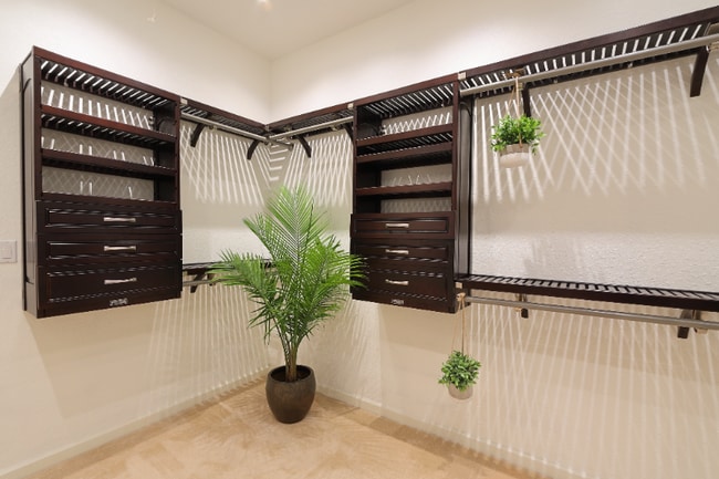 Building Photo - 407 SW Walking Path