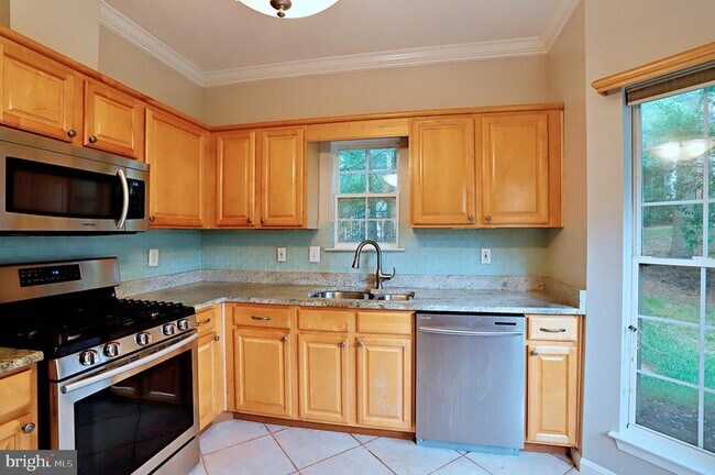 Building Photo - 4139 Fountainside Ln