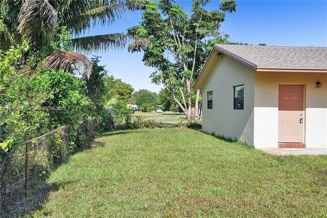Foto del edificio - 5619 McKinley St