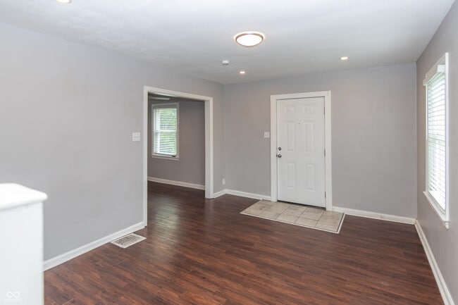 Building Photo - 3457 N Sherman Dr