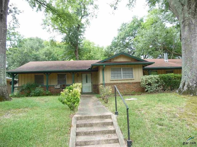 Building Photo - 203 Alpine Dr