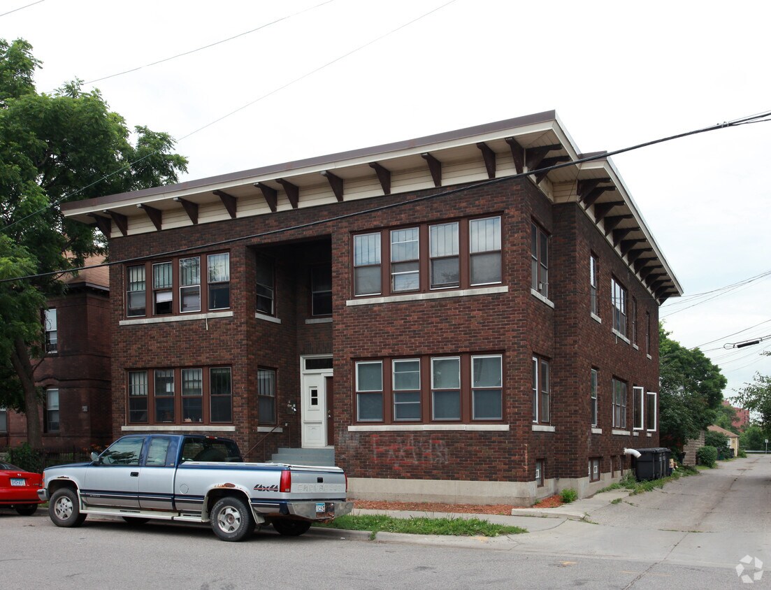 Primary Photo - 1010 E 19th St