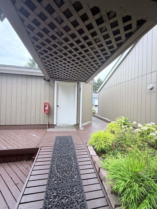 Foto del edificio - Charming 3-Bed Condo in Quail Run | Pool, ...