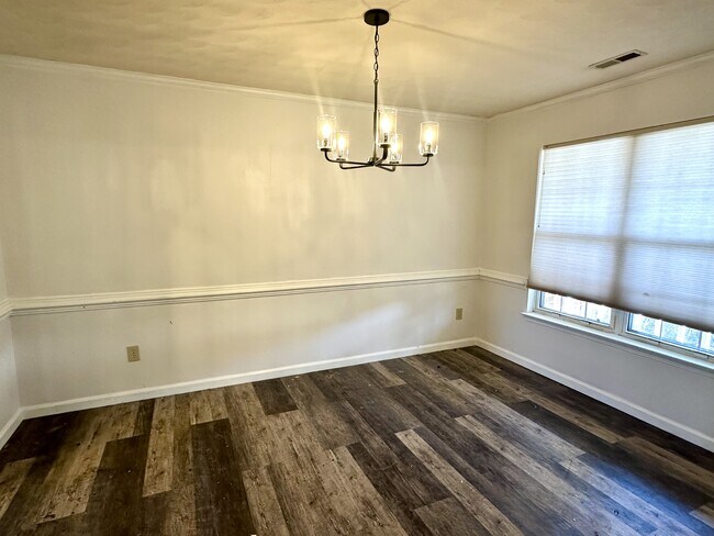 Foto del edificio - 9385 Pine Tree Rd