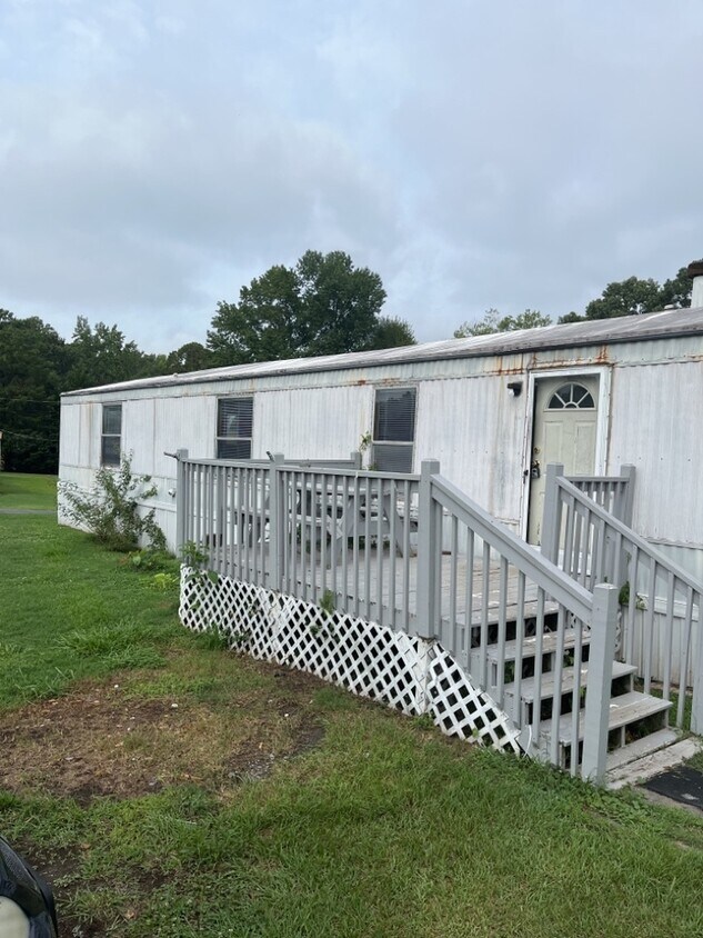 Primary Photo - 108 Joe Dyar Rd