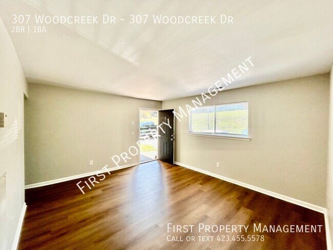 Foto del edificio - 307 Woodcreek Rd